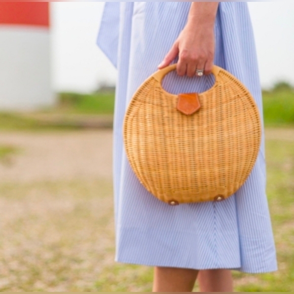 J Mclaughlin Handbags - J McLaughlin • Victoria Wicker Picnic Style Bag